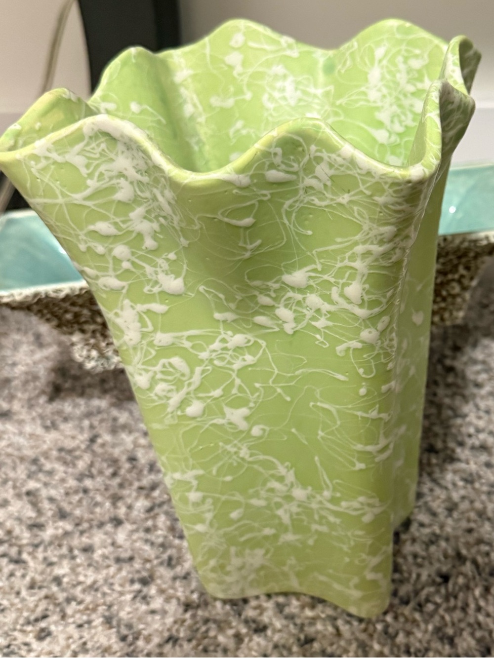 Shawnee USA Pottery Cameo Green  Matte Splatter Glaze 9" x 5 1/2" Vase